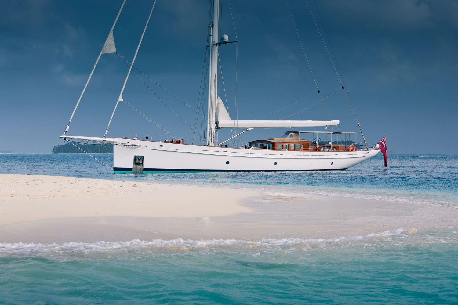 caribbean-yacht-charter-complete-2018-2019-guide-charterworld